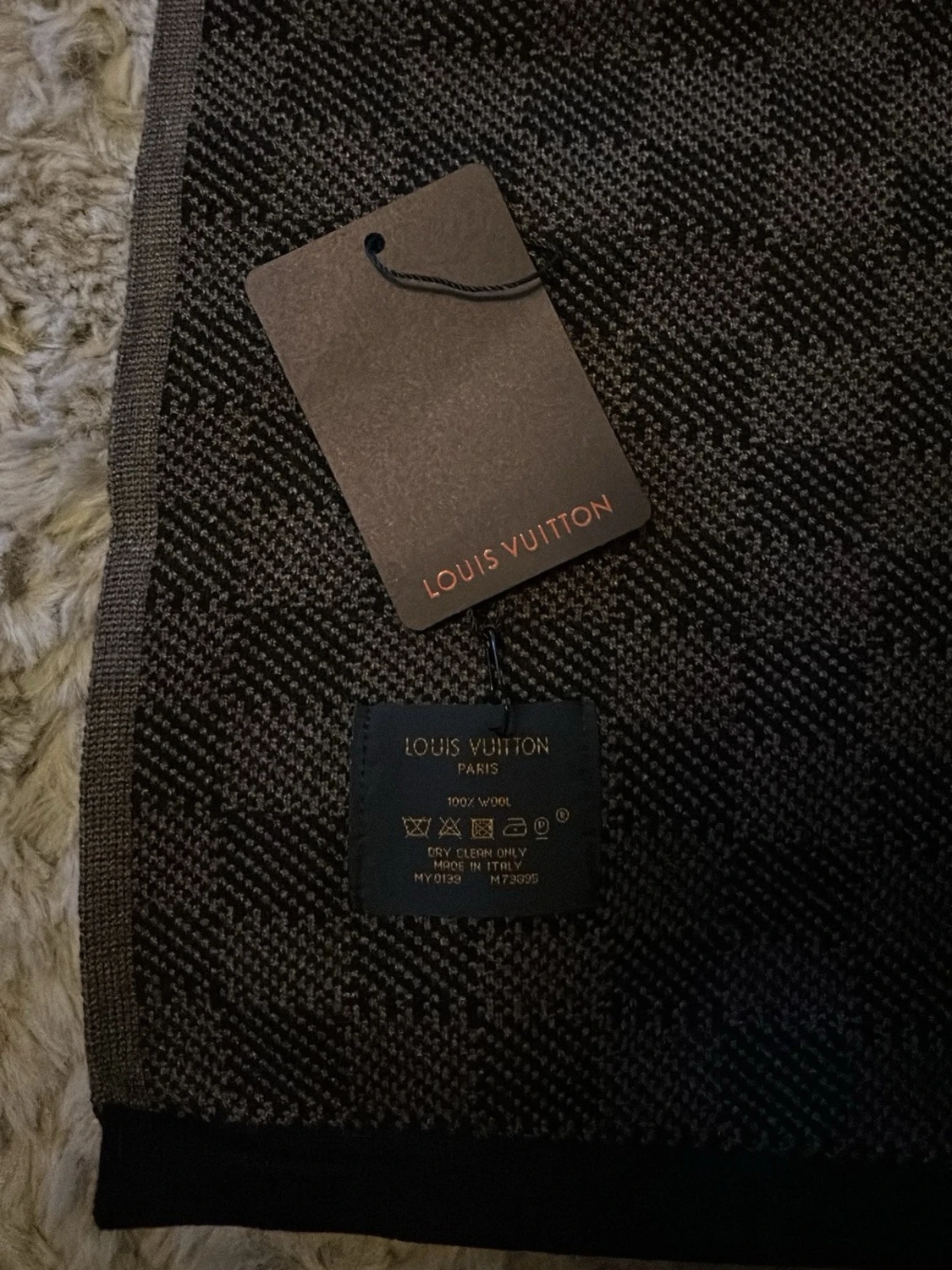 Louis vuttion halsduk  - 2