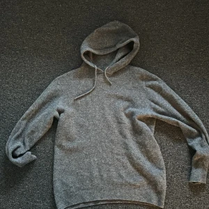 Merinoull hoodie stickad - Helt ny