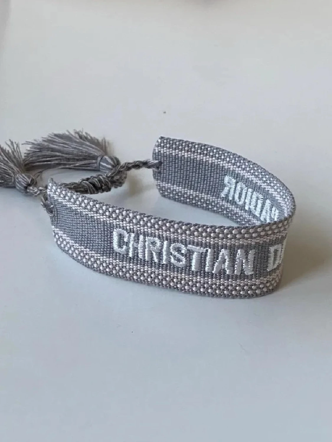 Grå armband från Christian Dior