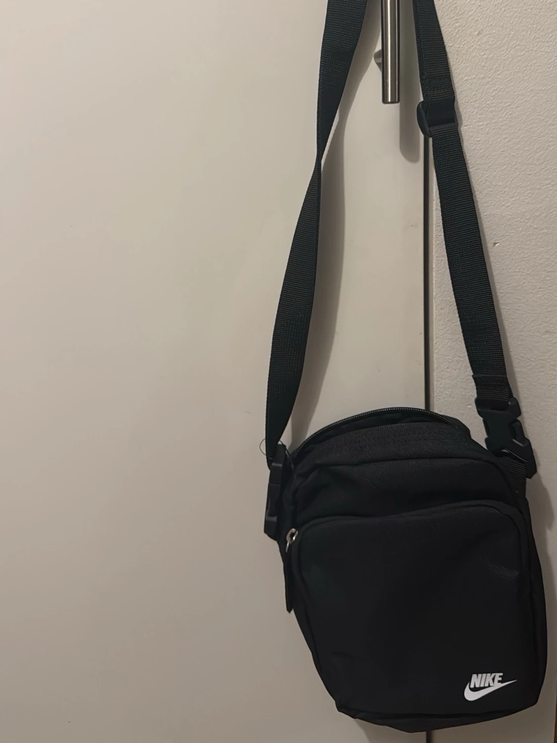 Svart axelväska från Nike