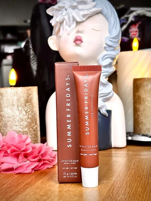 Nya Summer Fridays Lip Butter Balm ”Iced Coffee”!  - Summer Fridays Lip Butter Balm i nya nyansen ”Iced Coffee”. 15 g. Oanvänd med kartong. 