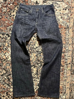 levis 507 04 straight/bootcut - as feta levis jeans, som är perfekta för dig som söker jeans som för en historia vidare, dessa jeans blir as feta med tiden!! tyvärr för små för mig men hoppas verkligen dessa kommer till användning hos någon annan! 