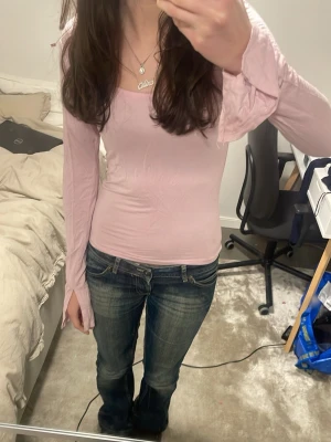 Långärmad topp i två färger - Hej hej säljer båda två för 100kr sammanlagt båda är storlek S 