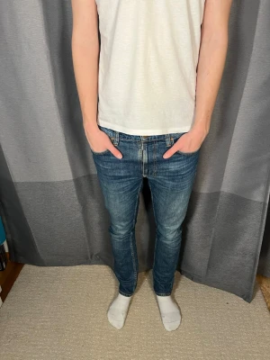 Nudie jeans - Tja!| Säljer detta paret feta jeans från Nudie!| Modell:Lean Dean!| Kontakta mig vid minsta fråga!| Pris alltid diskuterbart!| //Nils