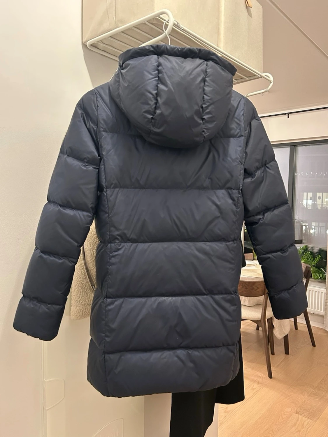 Marinblå dunjacka från GANT - 1