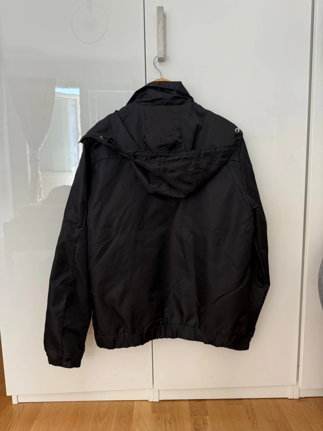 Svart vindjacka från Prada - 5