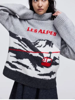 stickad tröja  - kollar om någon är intresserad av denna sååå najs populära tröjan🥹🩷🩷aldrig använd med prislapp kvar🩷helt slutsåld