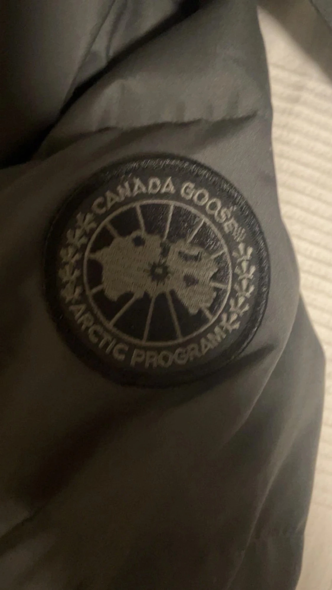 Svart pufferjacka från Canada Goose - 2