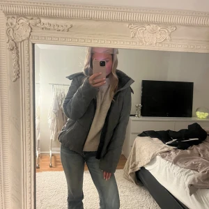 Pufferjacka - Jättefin jacka från gap. Original pris ca: 1,7💕