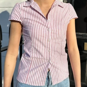 Brandy melville topp - Supersöt och bekväm Brandy Melville skjorta. Ej använd ❤️nypris: 340