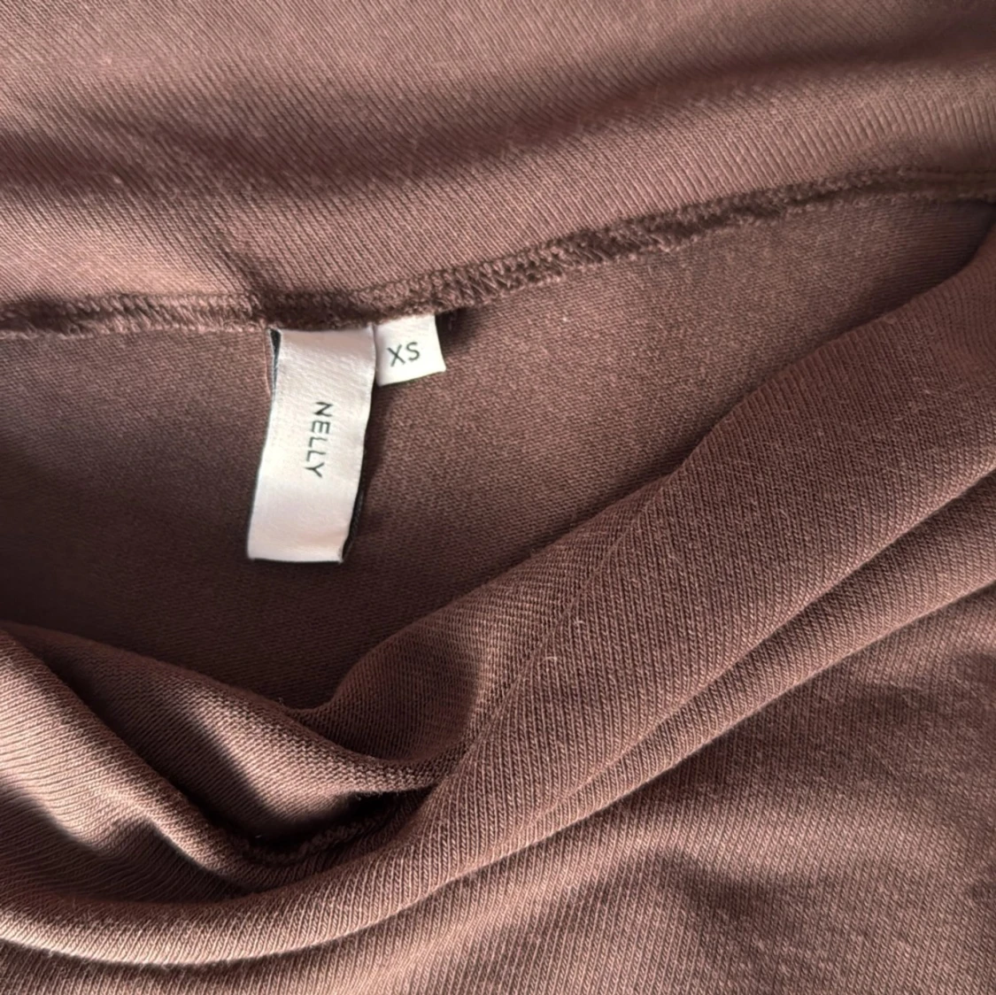 Brun offshoulder topp från Nelly - 3