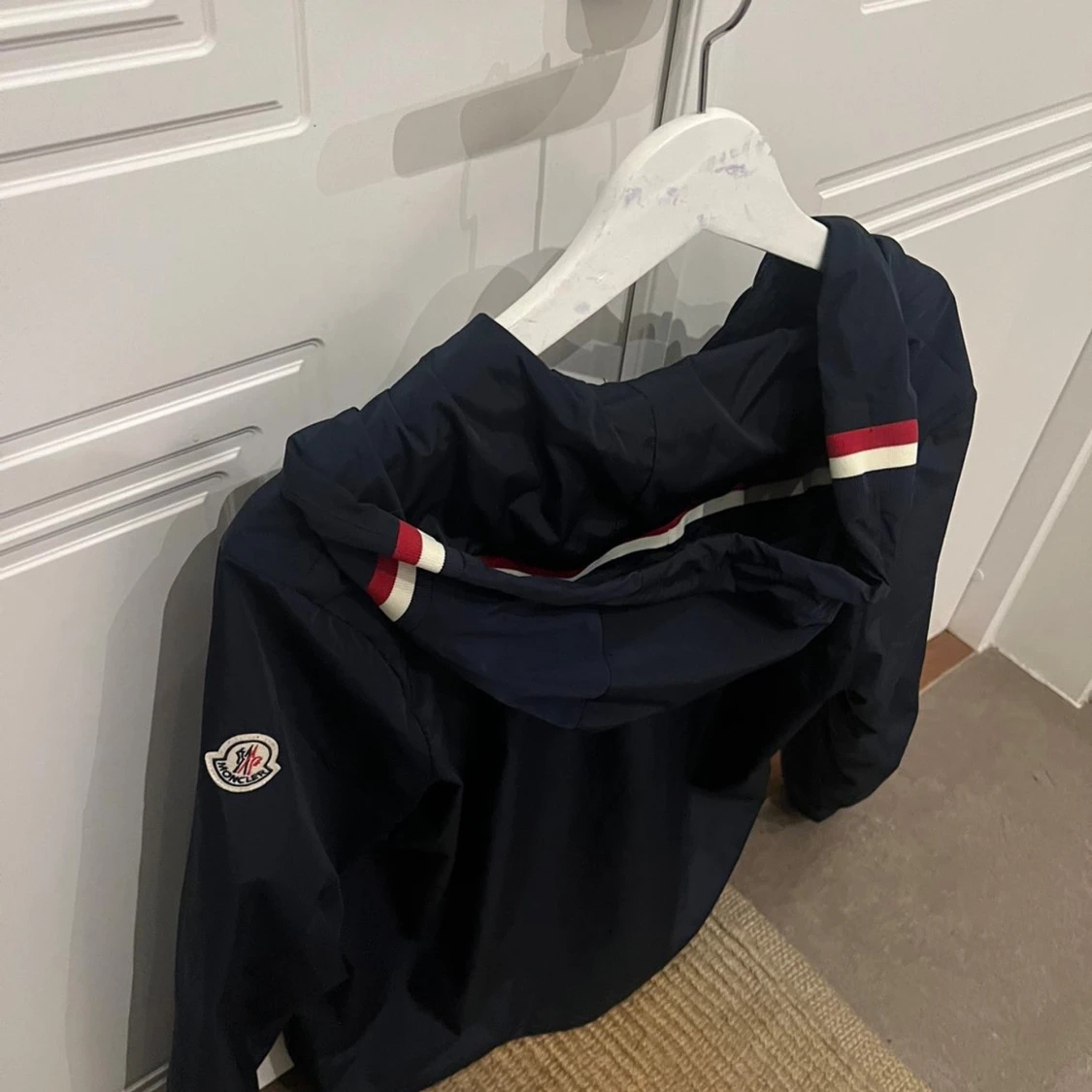 Mörkblå vindjacka från Moncler