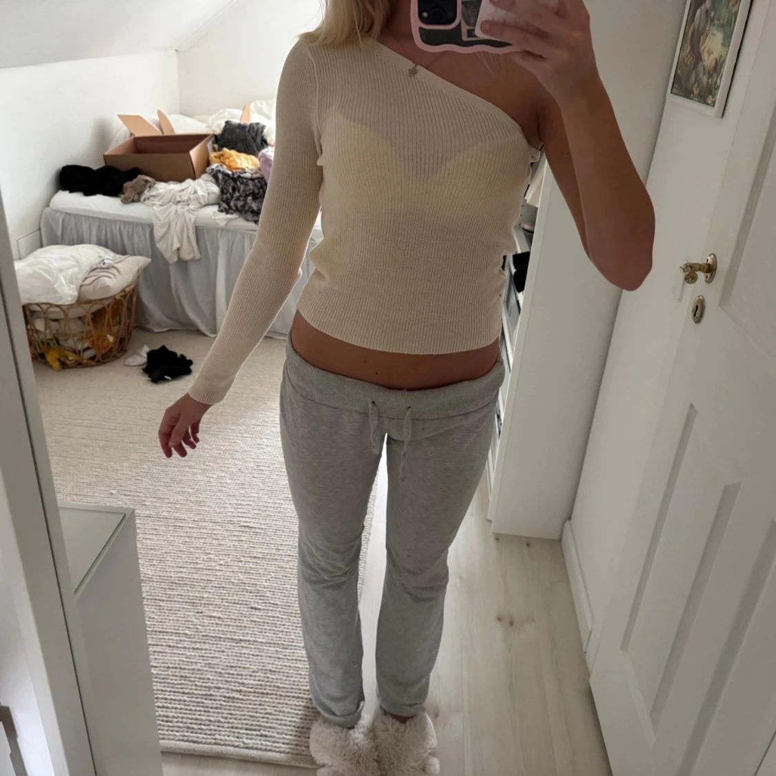 Beige ribbad oneshoulder topp - 93