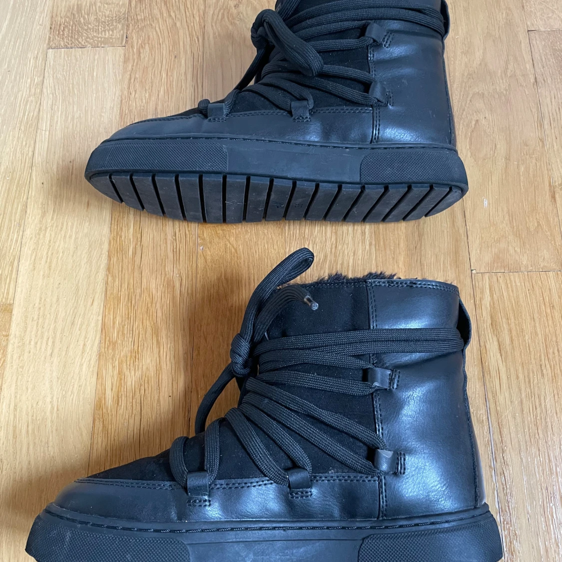 Svarta fodrade boots med snörning - 2