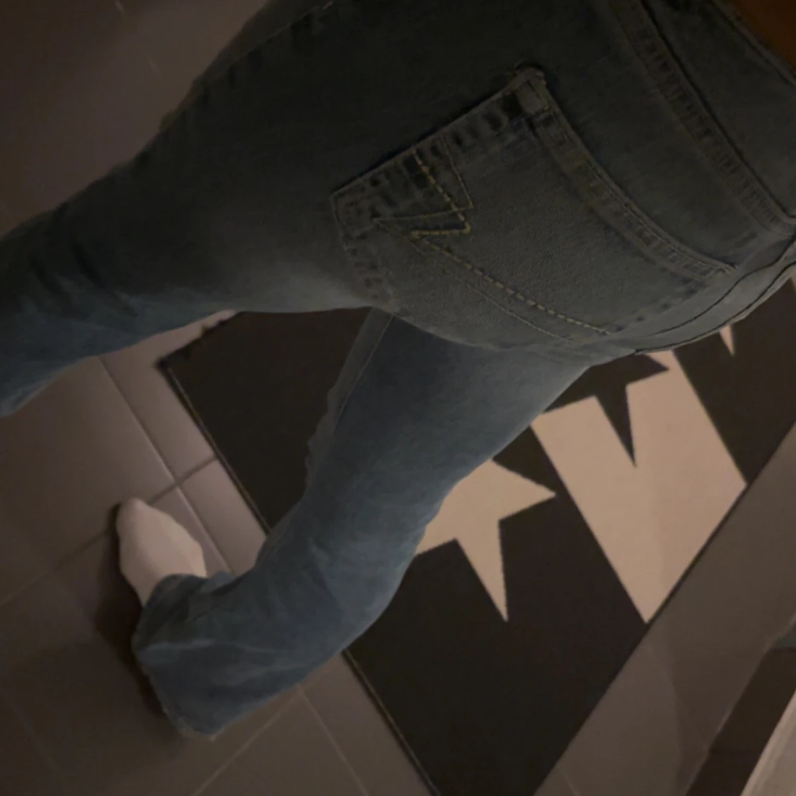 Blå bootcut jeans från Junkyard - 2