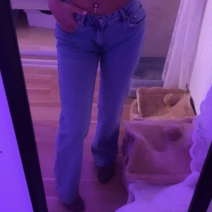 5 byxor för 500kr!! - Säljer 5 par super sköna och snygga jeans. Går bara att köpa alla för 500kr!