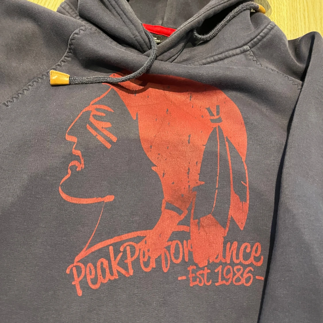 hoodie från Peak Performance - 1