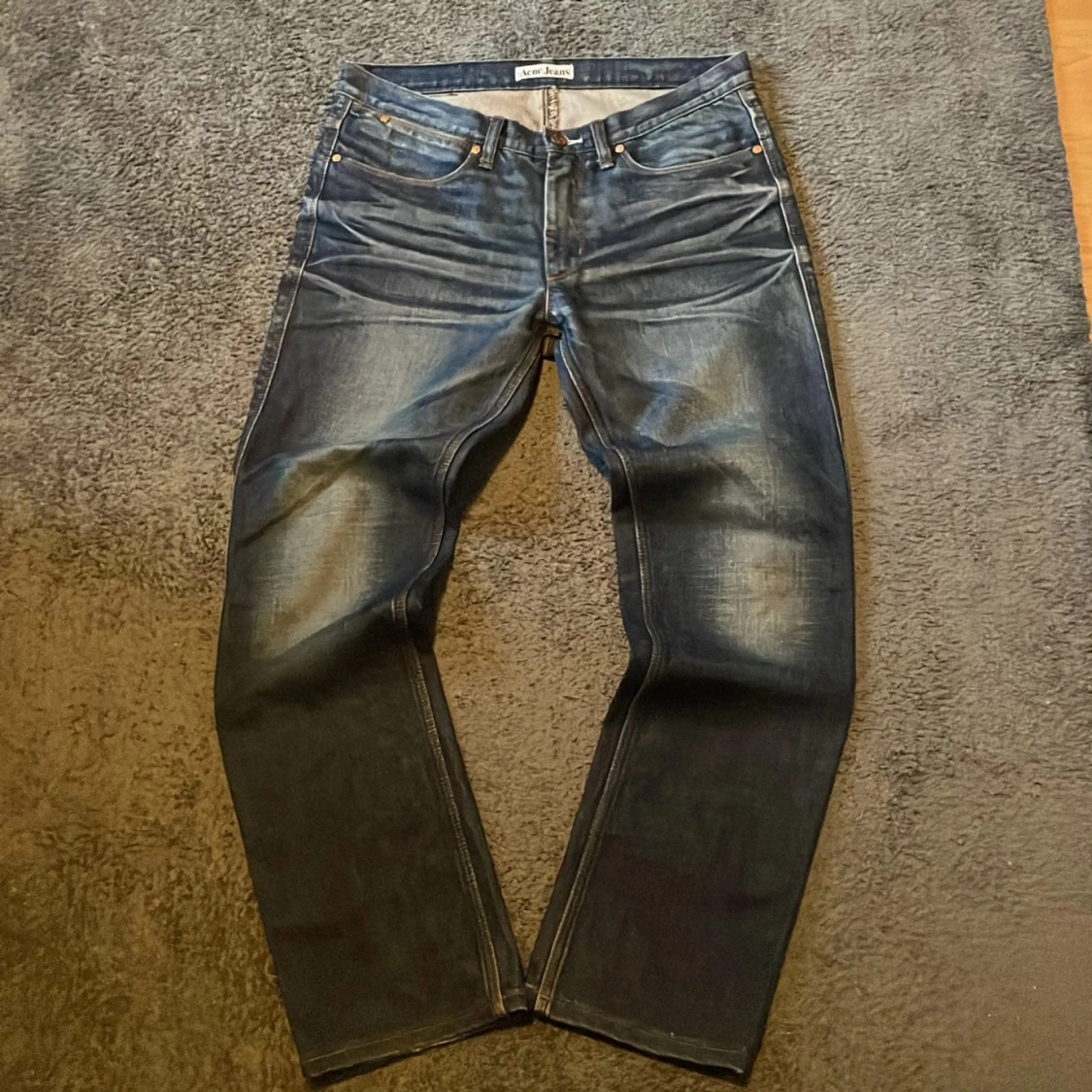 Mörkblå jeans från Acne Jeans