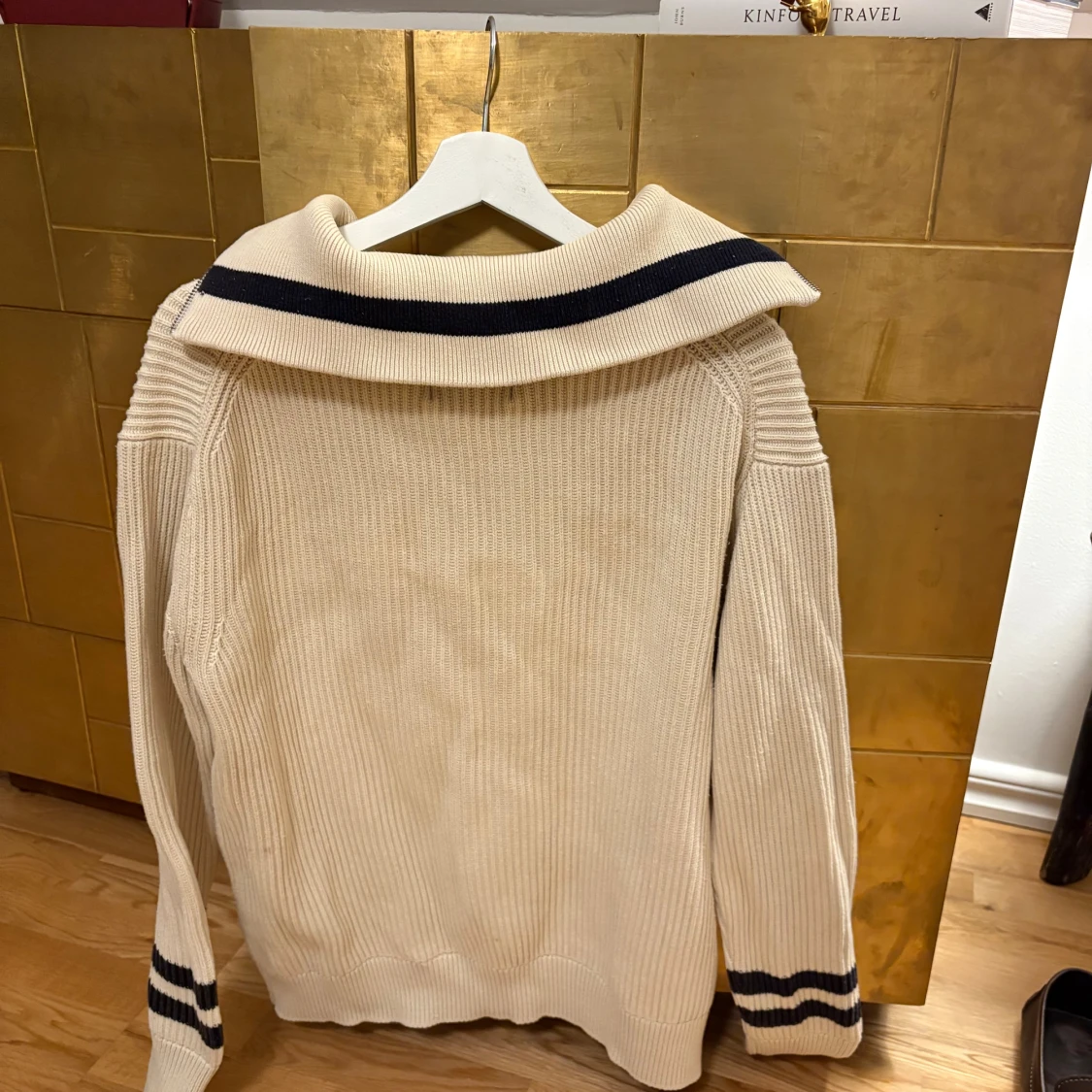 Beige stickad tröja med dragkedja - 1