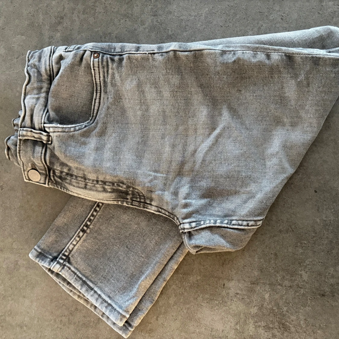 Ljusgrå jeans från Zara