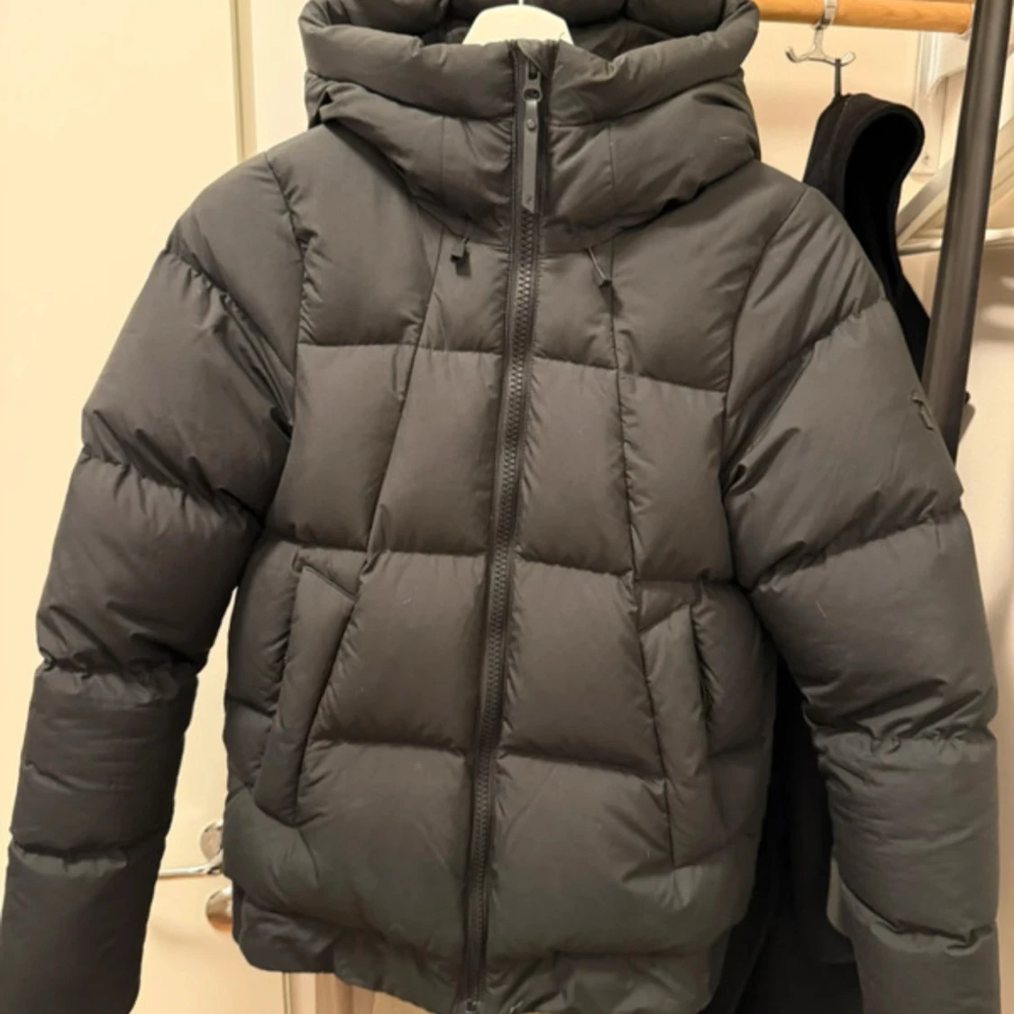 Svart pufferjacka Peak Performance - 2