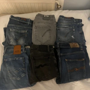 Jeans bulk nudie Dondups  - Tja säljer ju en jeans bulk perfekt för dig som vill börja resella.Dondups storlek w31 på alla.replay w30 l32.Nudie svart w30 32l blåa w33 l34