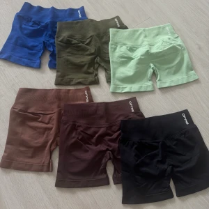 DFYNE SHORTS - Från samma leverantör som dfyne beställer ifrån, saknar endasy loggorna på insidan, ingen skillnad annars,  säljer alla separata på min sida