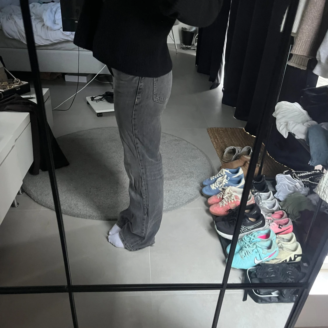 Grå bootcut/vida jeans - 1