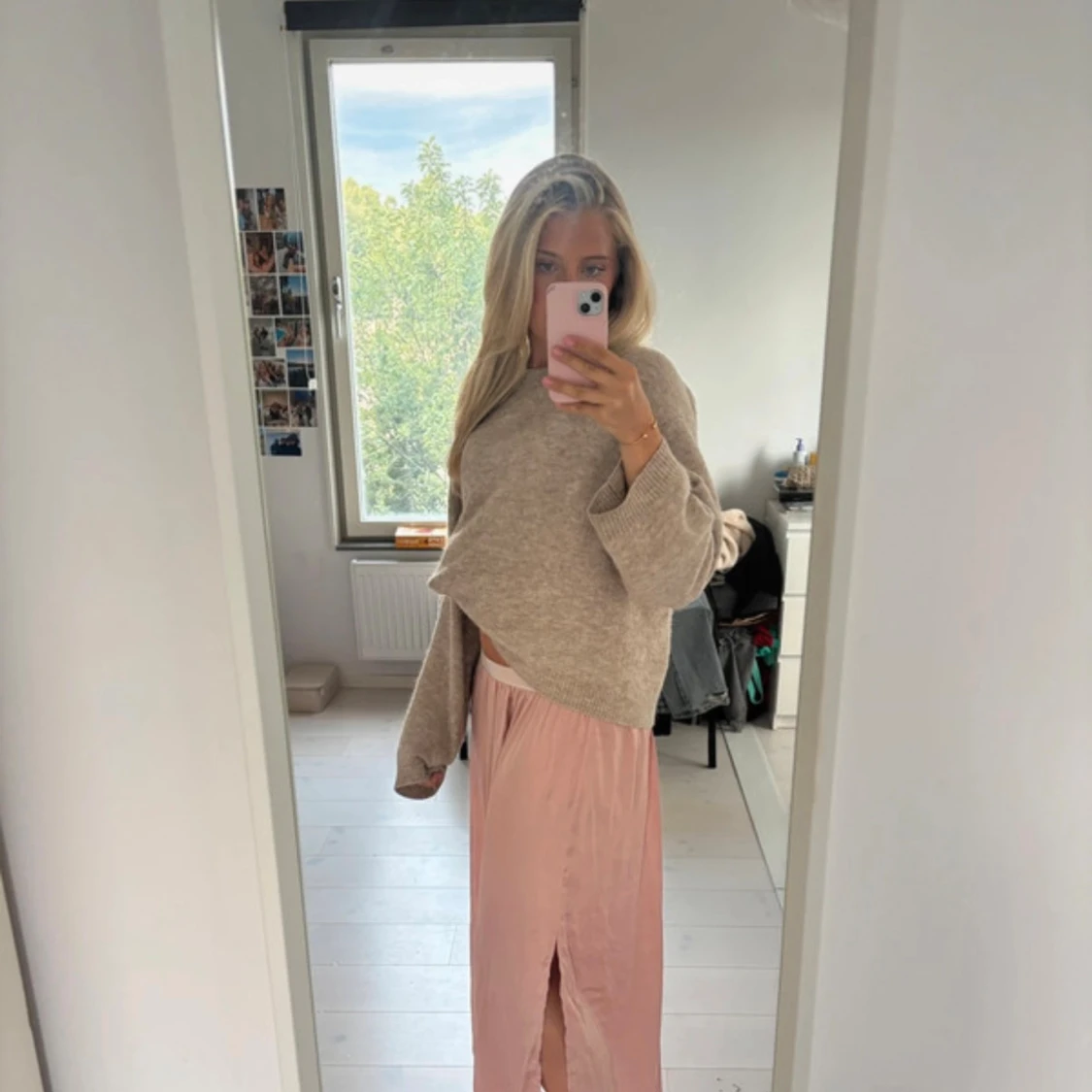 Ljusrosa långkjol med slits - 2