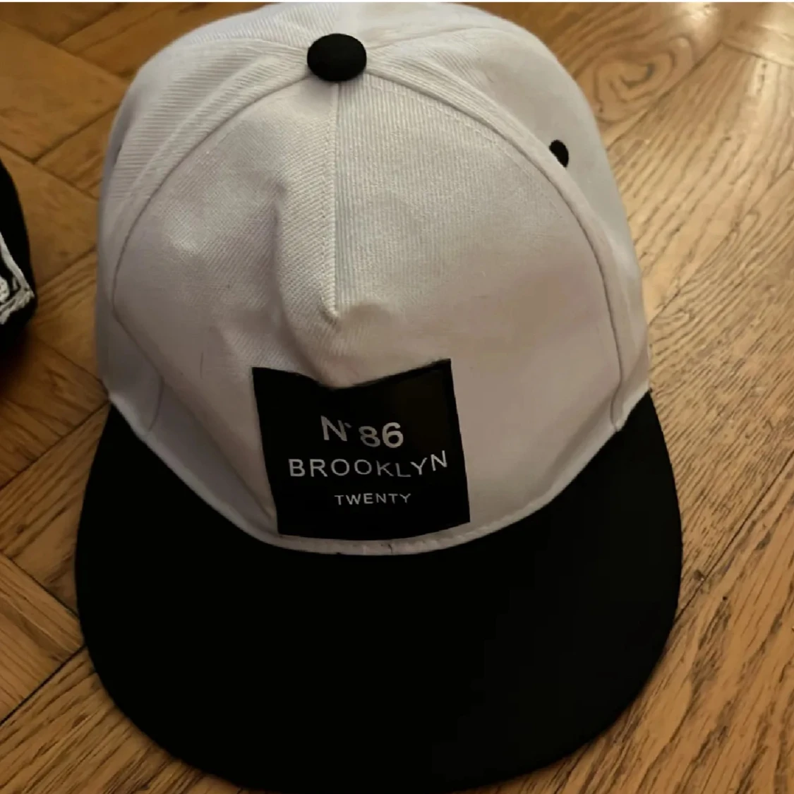 Tre kepsar: Brooklyn, NYC och smiley - 1