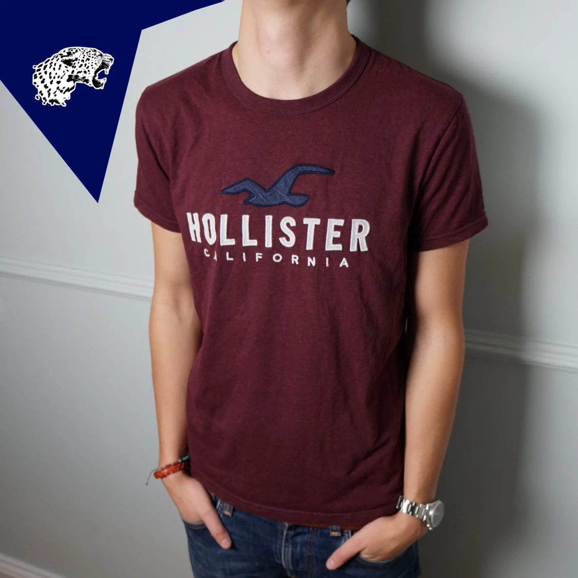 HOLLISTER T-SHIRT