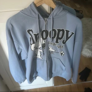 Zip Lock Hoodie - Använd men bra skick! Köpare står för frakt