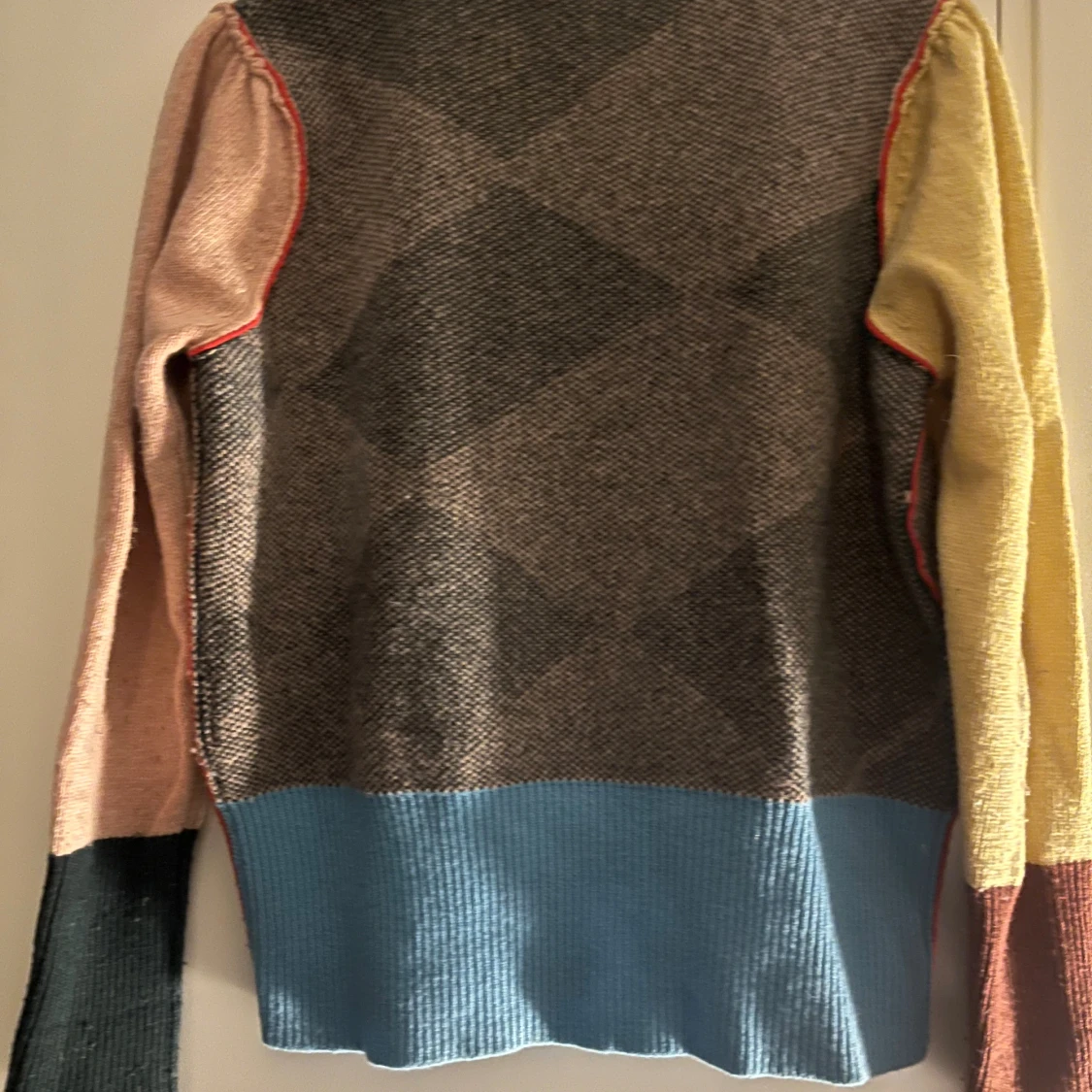 Färgglad stickad tröja Just In Case