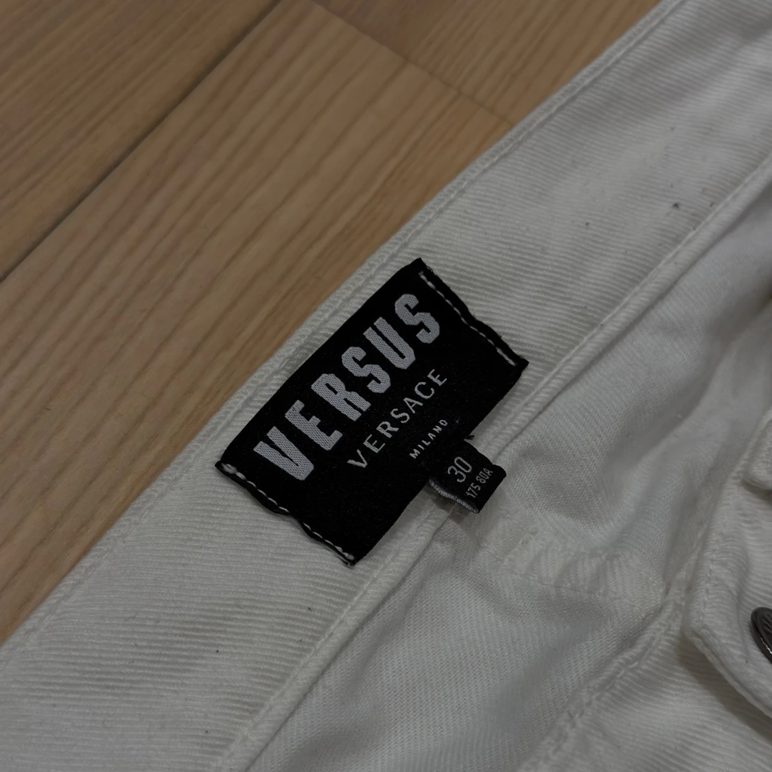 Vita jeans från Versus Versace - 2