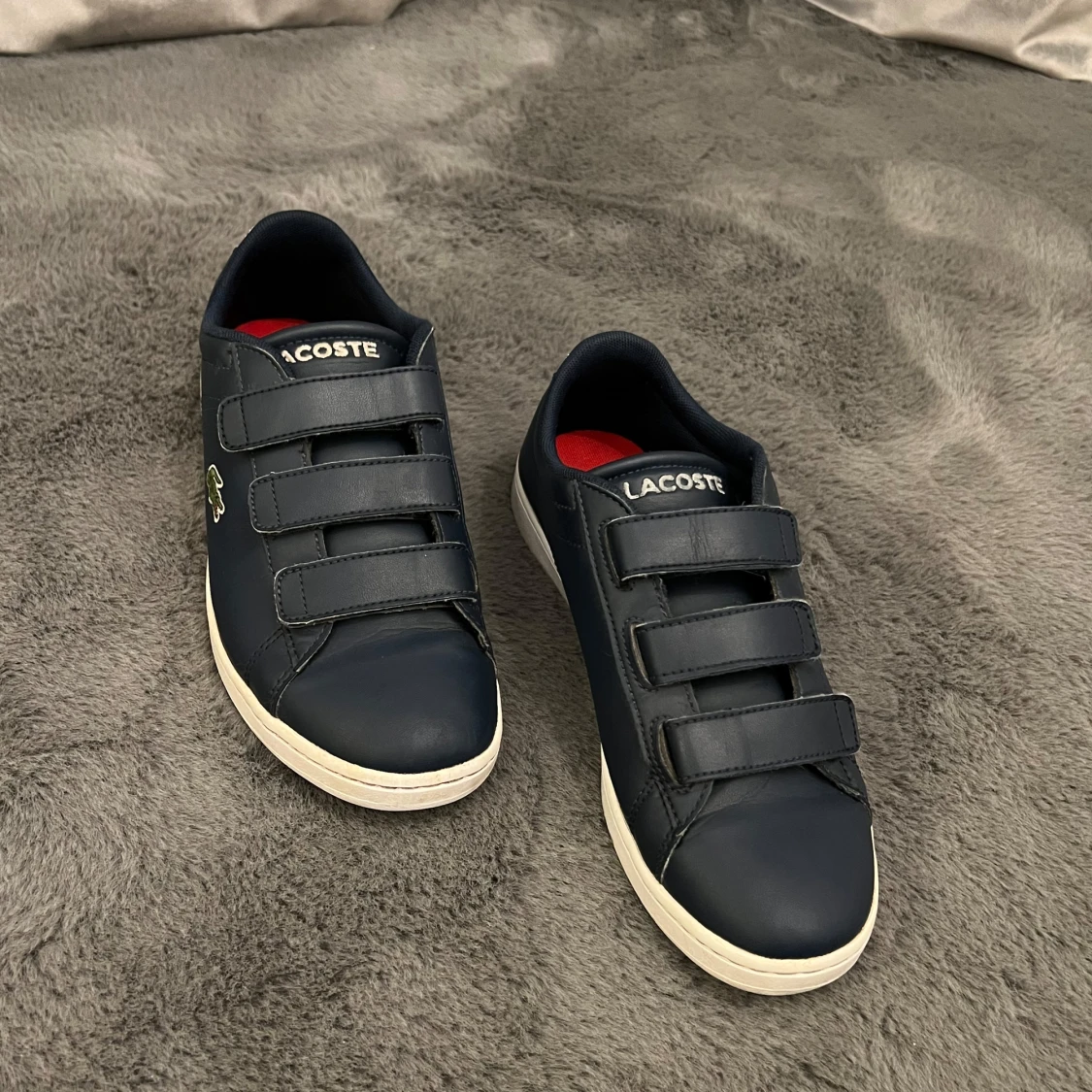 Mörkblå sneakers från Lacoste - 1