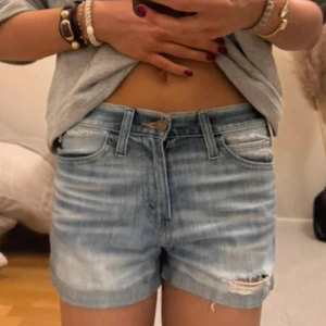 Levi's ljusblå jeansshorts  - Jeansshorts Levi’s 🩵