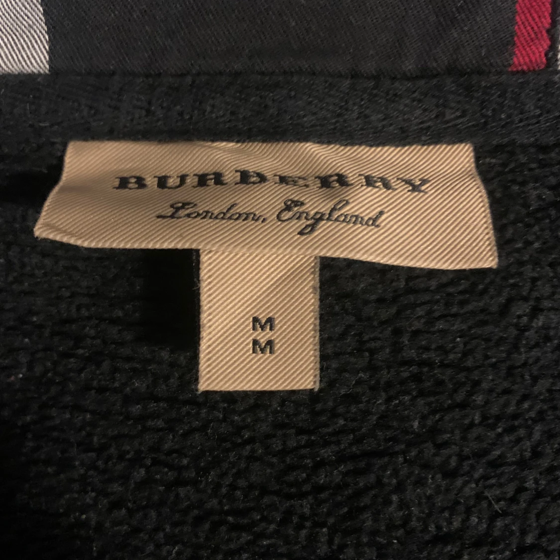 Svart Burberry hoodie med rutig huva och inredning  - 4