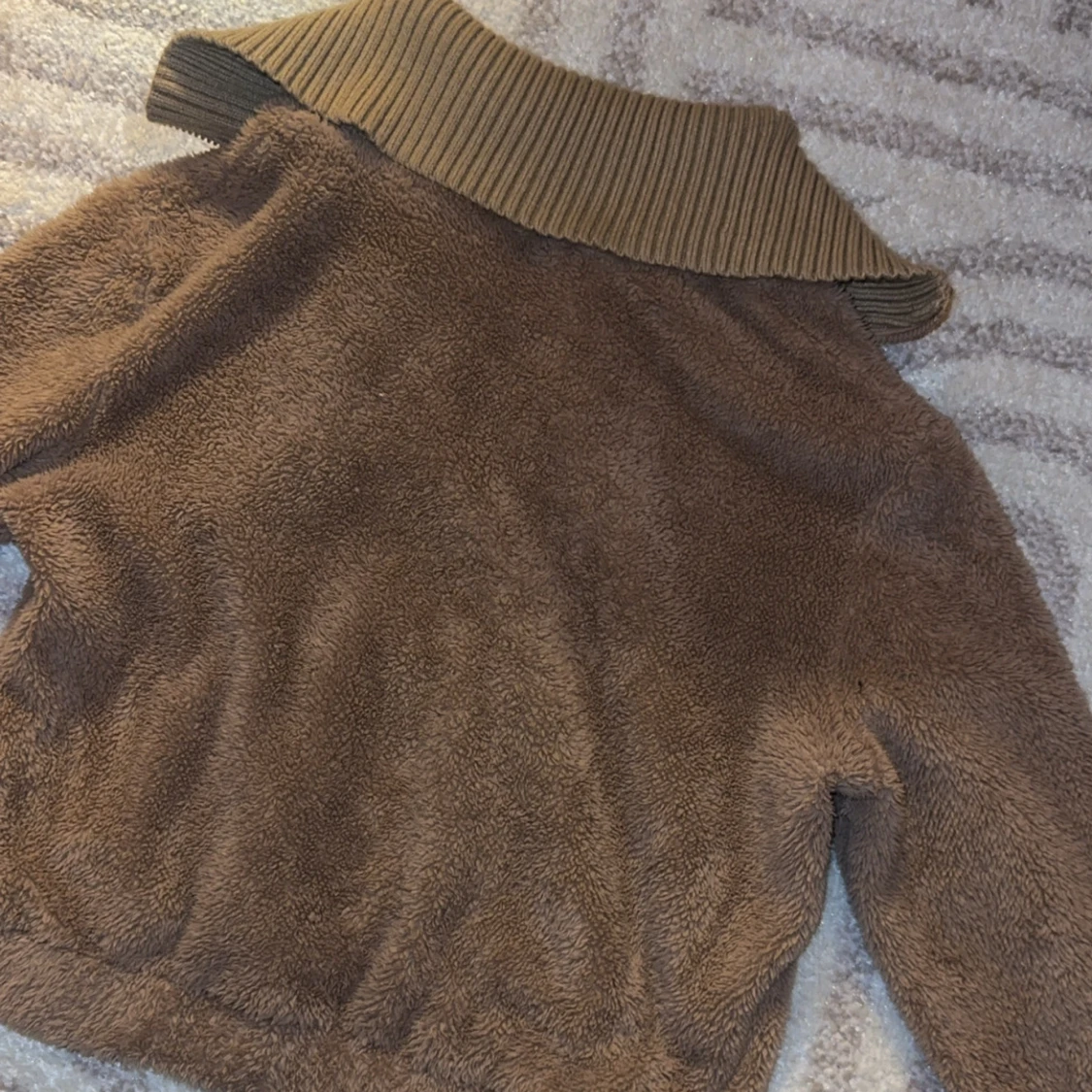 Beige teddyjacka från SHEIN XS - 3