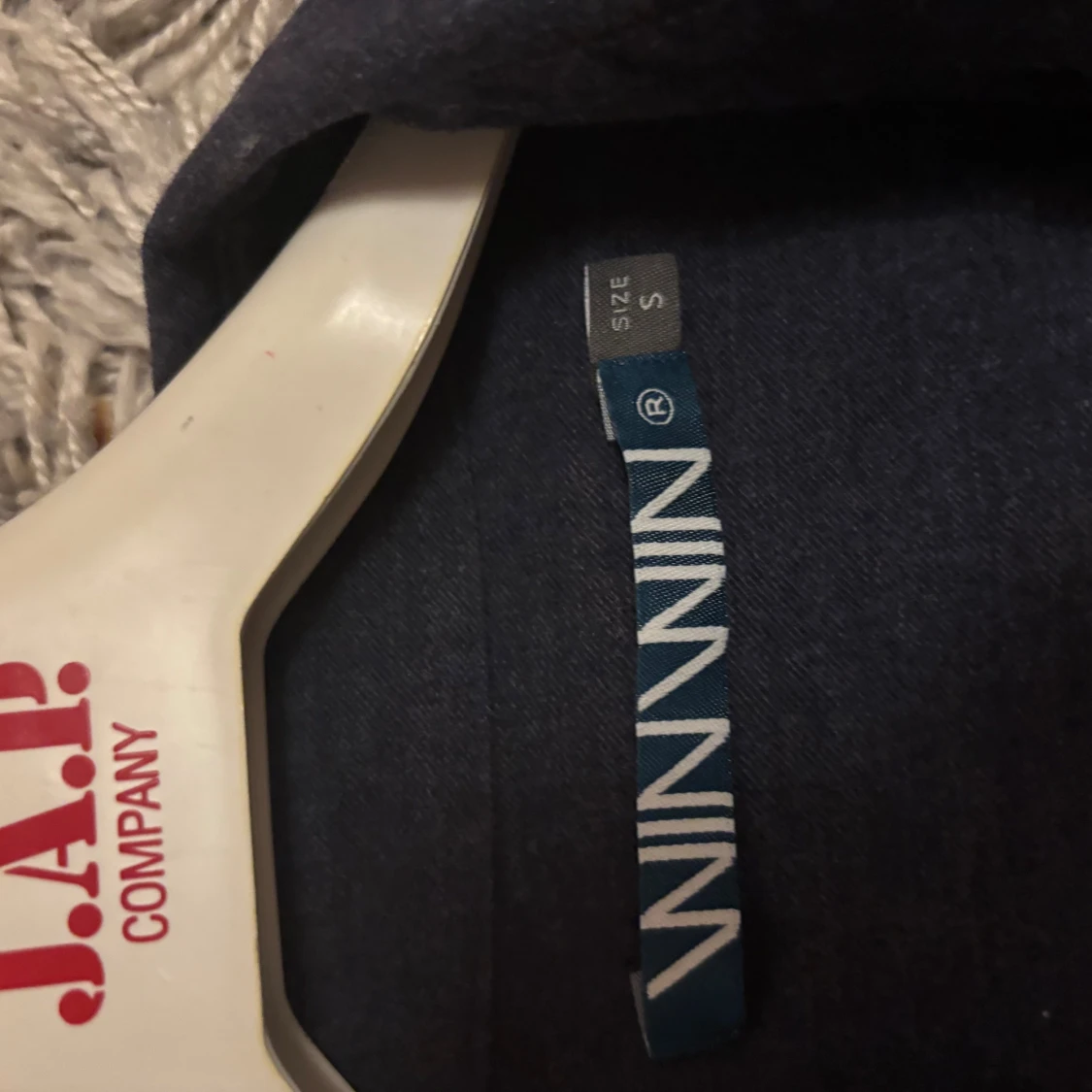 Mörkblå skjorta från Minimum, S - 1