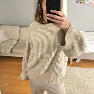 Stickad tröja - Jättefin stickad tröja som endast använts ett par gånger 🥰