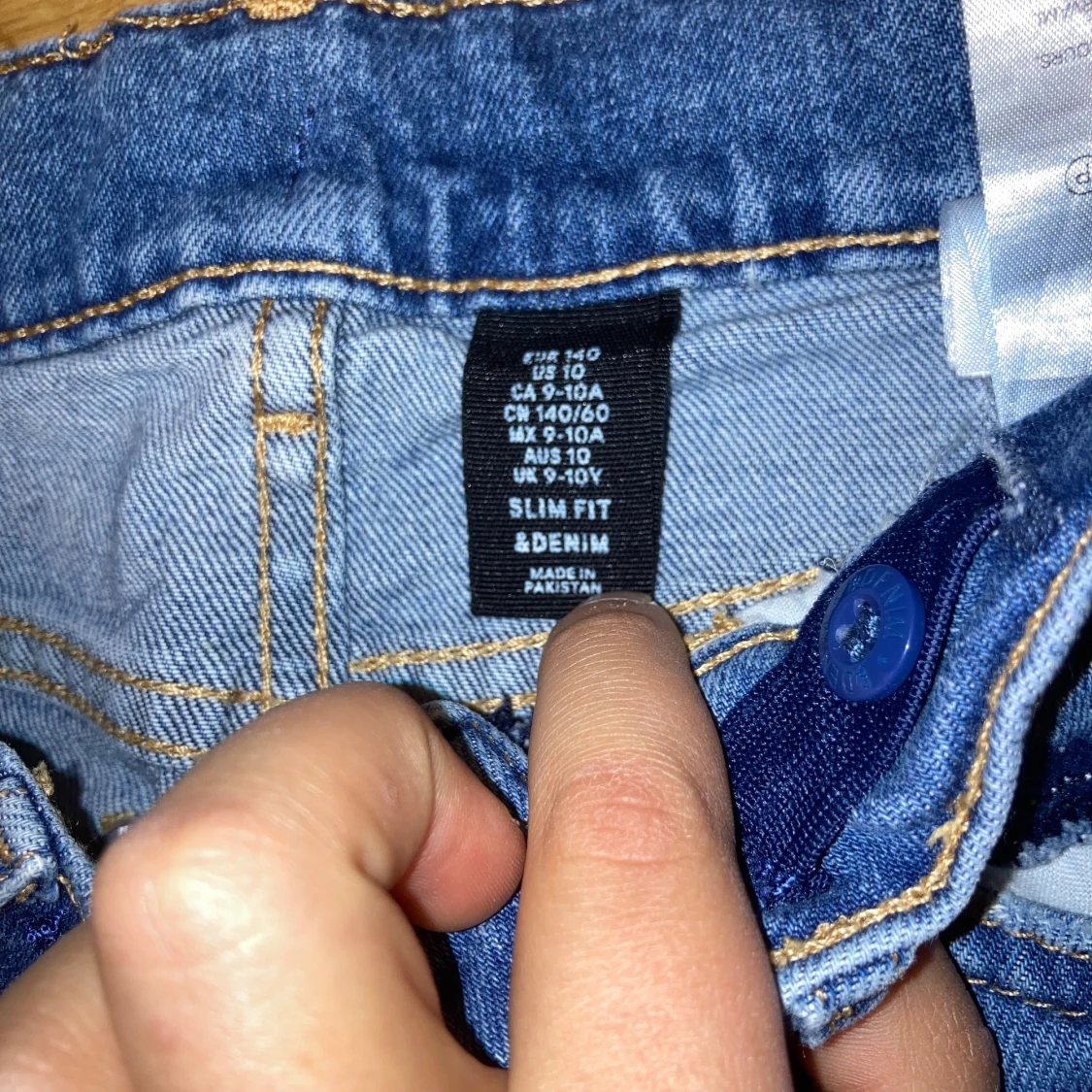 Blå slim fit jeans med slitningar - 3