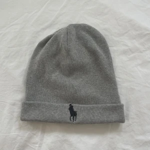 Mössa - Grå ralph lauren mössa