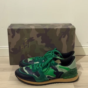 Valentino Rockrunners - Valentino Rockrunners | Skick - 8,5/10 | Inga defekter | Storlek - Uk9/43 | Hör av er vid frågor eller funderingar 🙌 | ‼️OBS endast skorna ingår ‼️