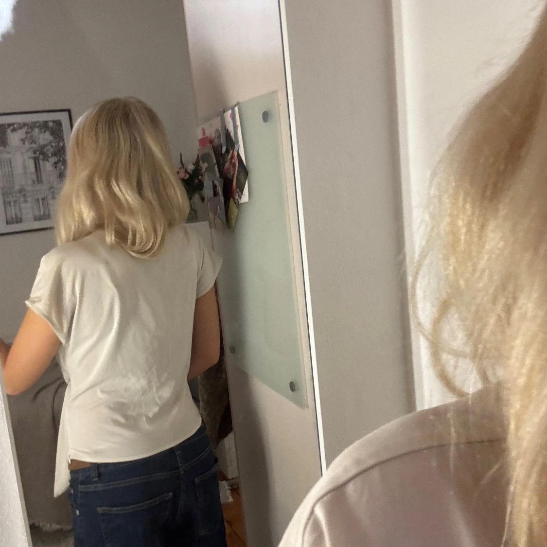 Vit omlottopp med knyt i midjan - 3