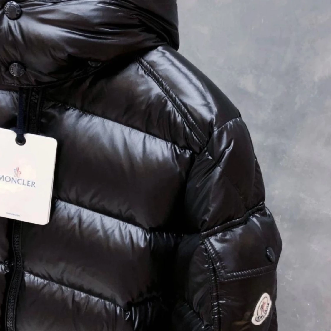 Svart Moncler pufferjacka med huva - 2
