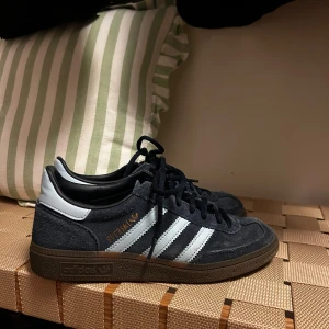 Adidas spezial - Använda men ändå i bra skick🥰