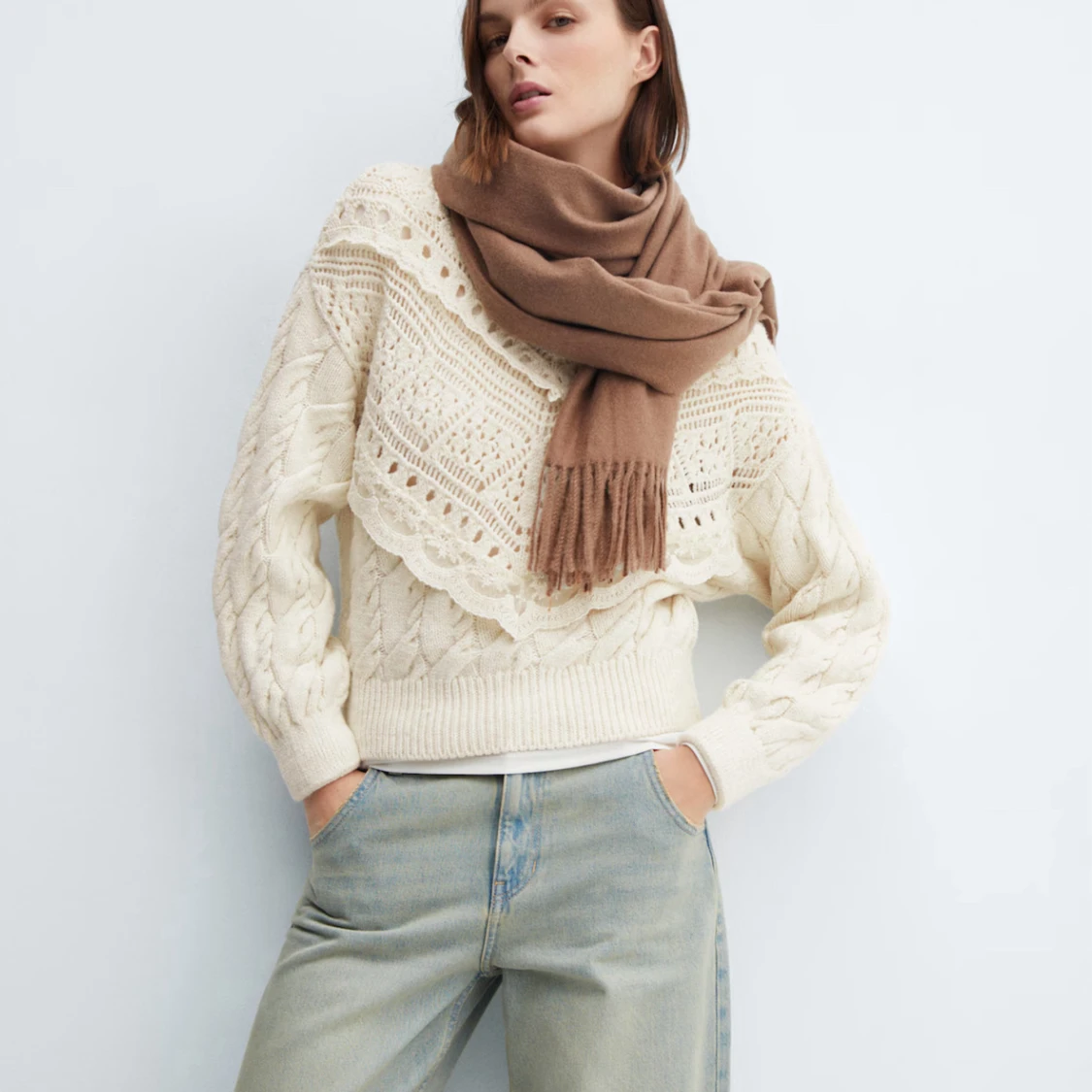 Vit stickad tjock tröja med spets från MNG - 2