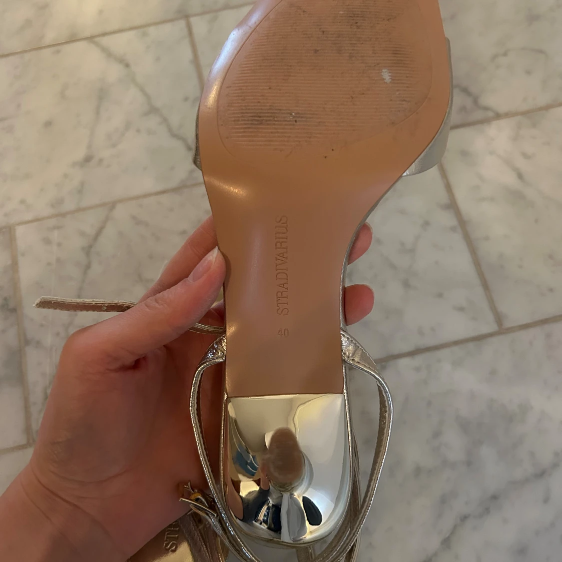Guldiga klackar från Stradivarius - 3