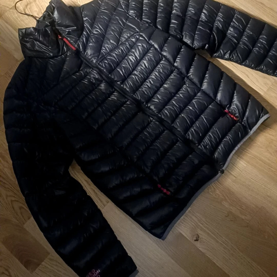 Svart dunjacka från Neo Mondo riktigt fin jacka  - 1