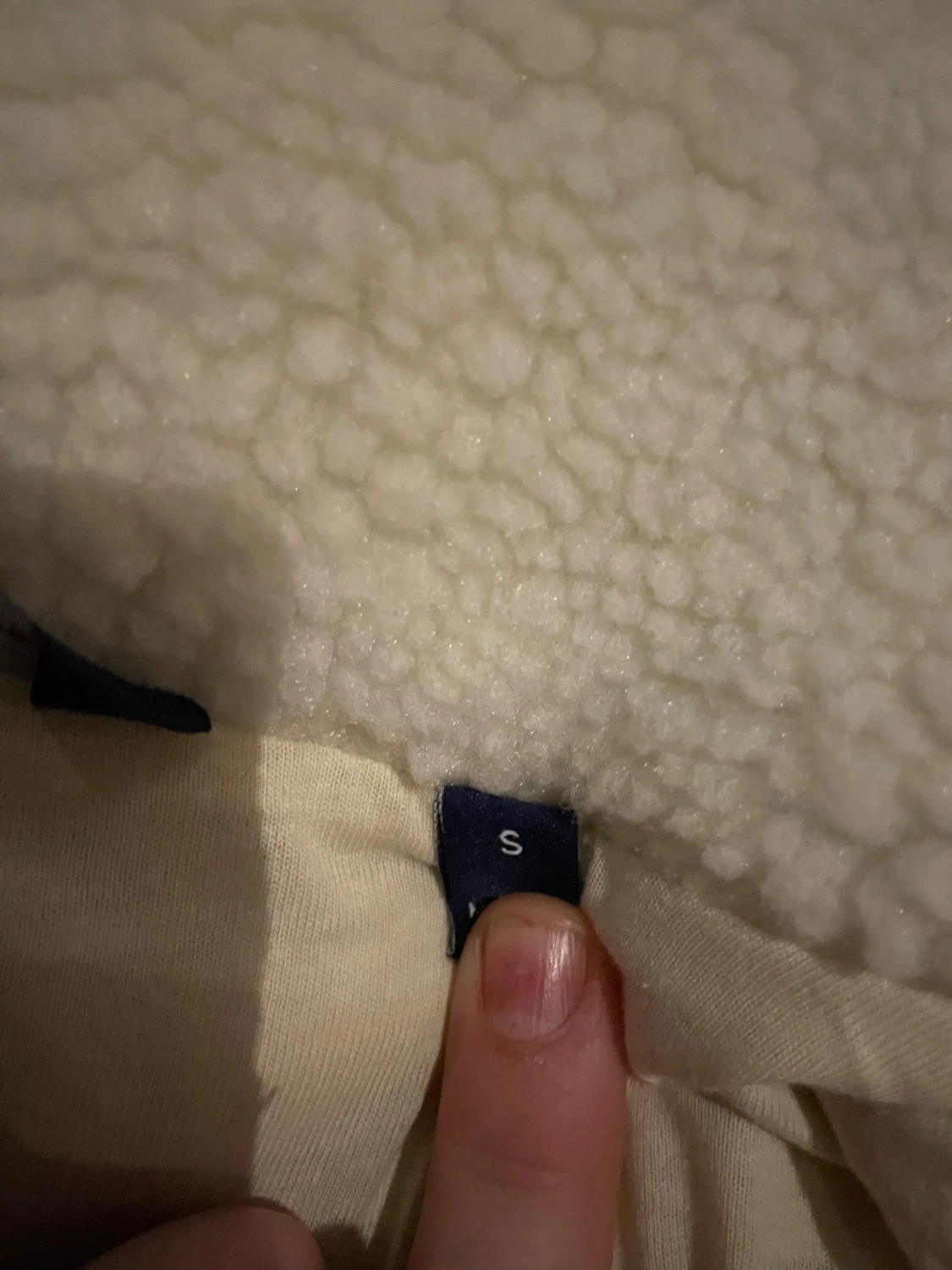 Vit teddyjacka från Gant med detaljer - 4